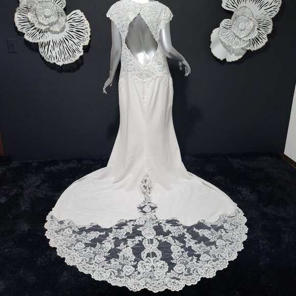 NWT~$1850~STELLA COUTURE~16/18~OFF WHITE EMBROIDERED BEADED LACE WEDDING DRESS - Picture 10 of 16